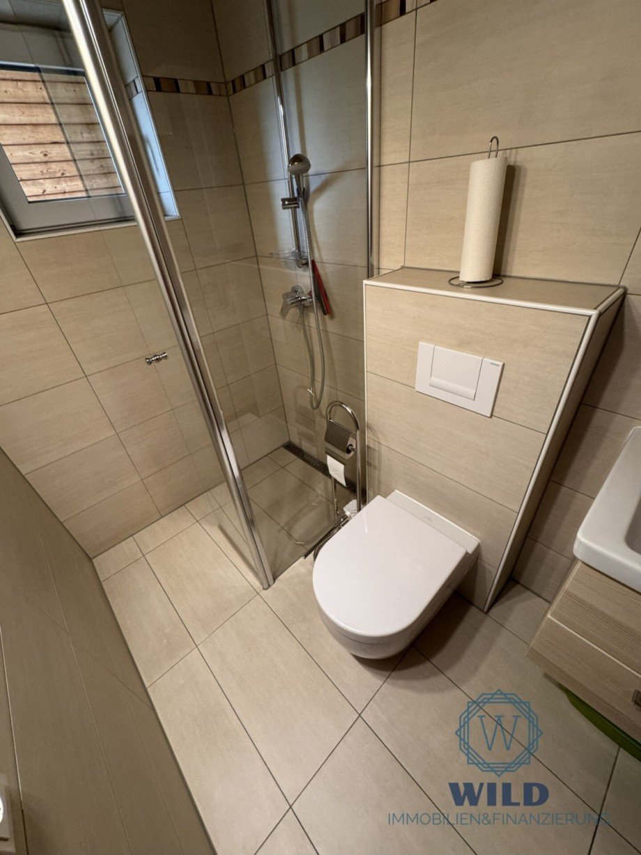 Duschbad - Dachgeschoss_ Reihenmittelhaus P�ttlingen