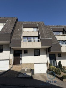 Front Wohlf�hl-Reihenmittelhaus mit drei Balkonen und modernisierter Ausstattung - N�he Klinik P�ttlingen