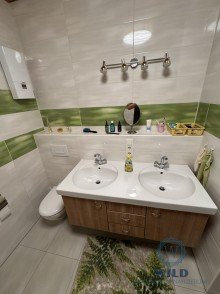 Bad - OG Wohlf�hl-Reihenmittelhaus mit drei Balkonen und modernisierter Ausstattung - N�he Klinik P�ttlingen