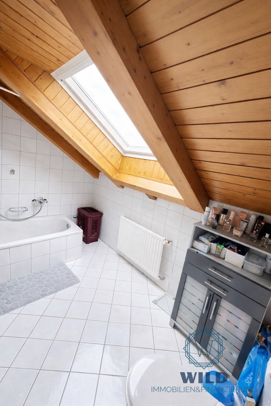 Bad2 Dachgeschosswohnung P�ttlingen / Etzenhofen