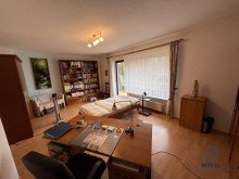 Elternschlafzimmer Wohlf�hl-Reihenmittelhaus mit drei Balkonen und modernisierter Ausstattung - N�he Klinik P�ttlingen