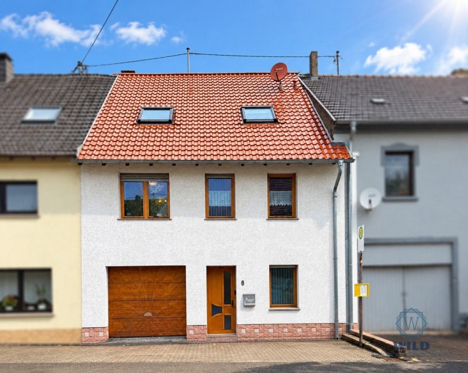 Front-komplett Reihenmittelhaus P�ttlingen / Engelfangen