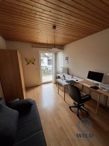 Kind 1 Wohlf�hl-Reihenmittelhaus mit drei Balkonen und modernisierter Ausstattung - N�he Klinik P�ttlingen