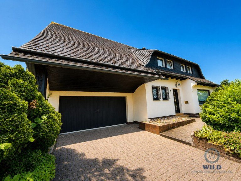Titel Heusweiler Einfamilienhaus Gro�z�giges Einfamilienhaus mit Studio, Loggia & Terrasse in Heusweiler
