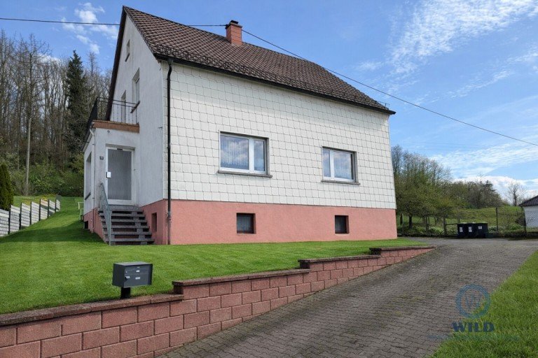 Hausansicht Nohfelden / S�tern Einfamilienhaus Charmantes Einfamilienhaus mit gro�em Grundst�ck und vielf�ltigen Nutzungsm�glichkeiten in S�tern