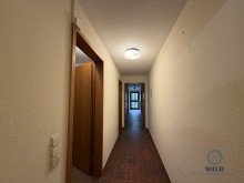 Flur zur Einliegerwohnung Seltene Gelegenheit in P�ttlingen - Winkelbungalow am Waldrand & fu�l�ufig zur Klinik